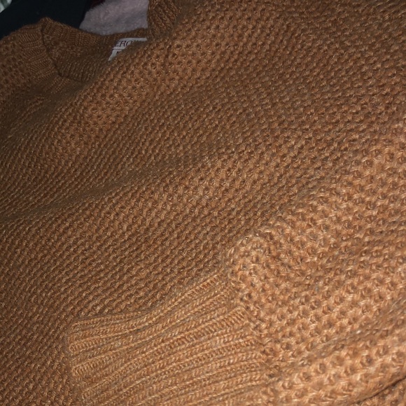 Brand new without tags thick knit sweater B - Picture 4 of 4